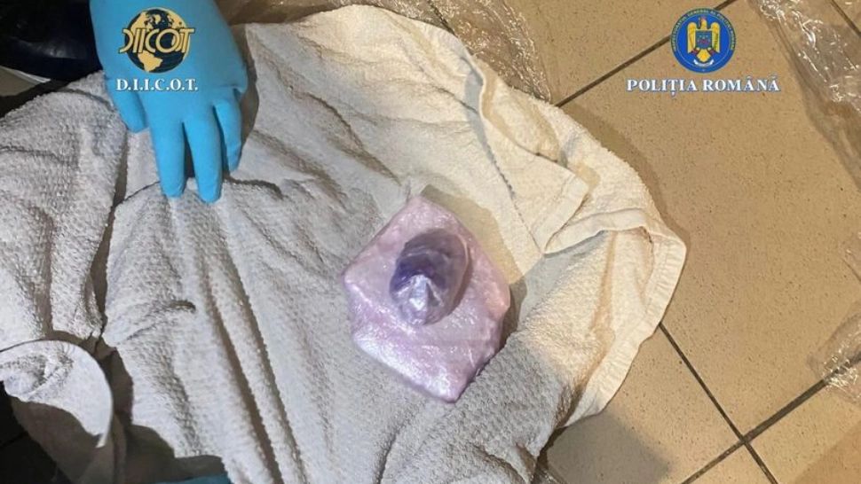 Cocaină adusă din Spania pentru cluburile din București, confiscată de DIICOT. Patru suspecți, prinși în flagrant
