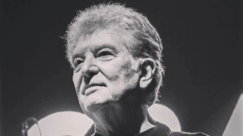 Holograf anunță că spectacolele programate vor avea loc „așa cum au fost anunțate”, în memoria lui Iulian „Mugurel” Vrabete