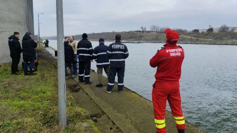 Trupul unei persoane, găsit în Canalul Dunăre Marea Neagră, lângă Agigea. Sursa foto: Ziuaconstanța.ro.