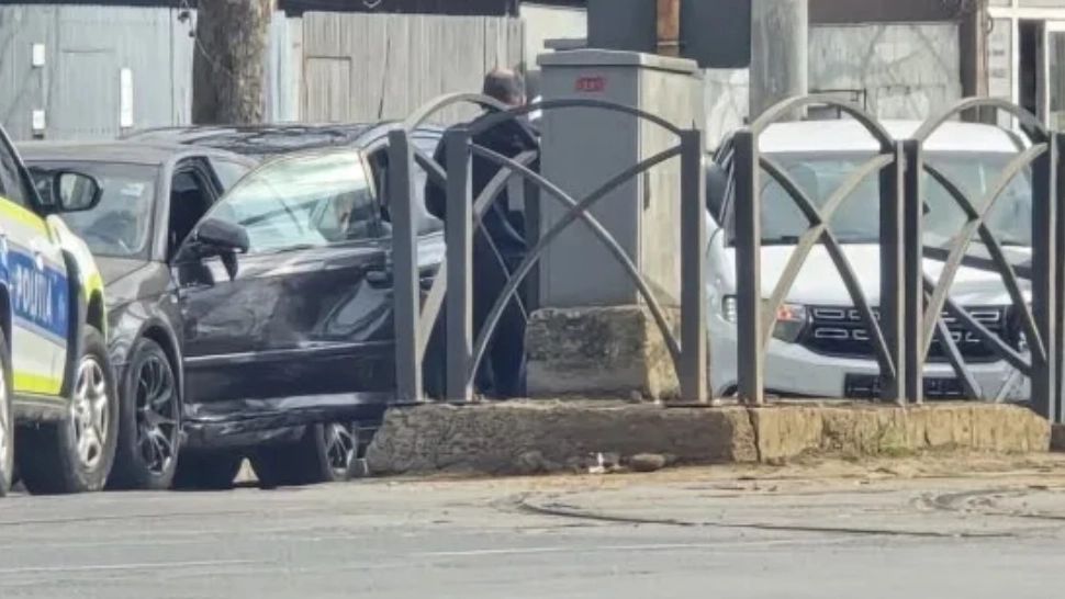 Patru oameni au fost răniți după un accident produs în București. Sursa foto: Infotrafic Facebook