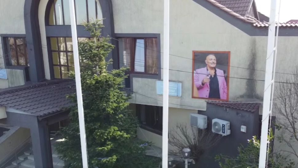 Mega-portretul unui fost primar. Foto: Facebook