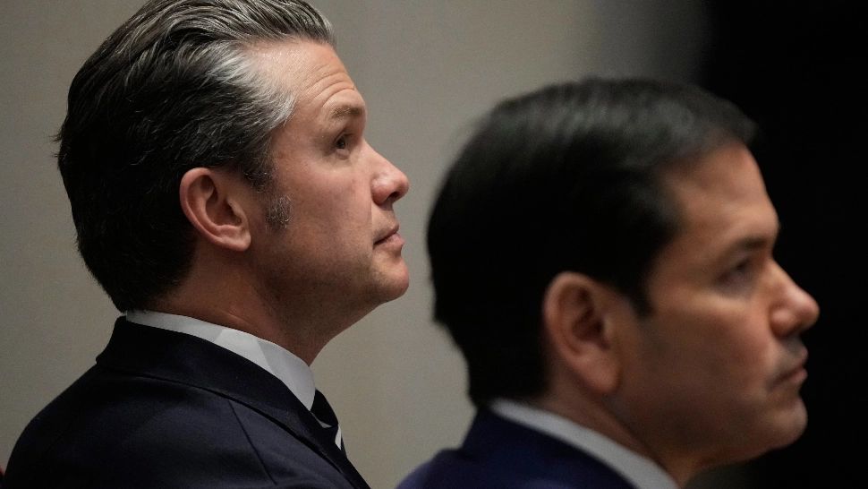 Alertă de securitate în SUA! Drone neidentificate deasupra bazei militare unde locuiesc Marco Rubio și Pete Hegseth/ Foto: Profimedia