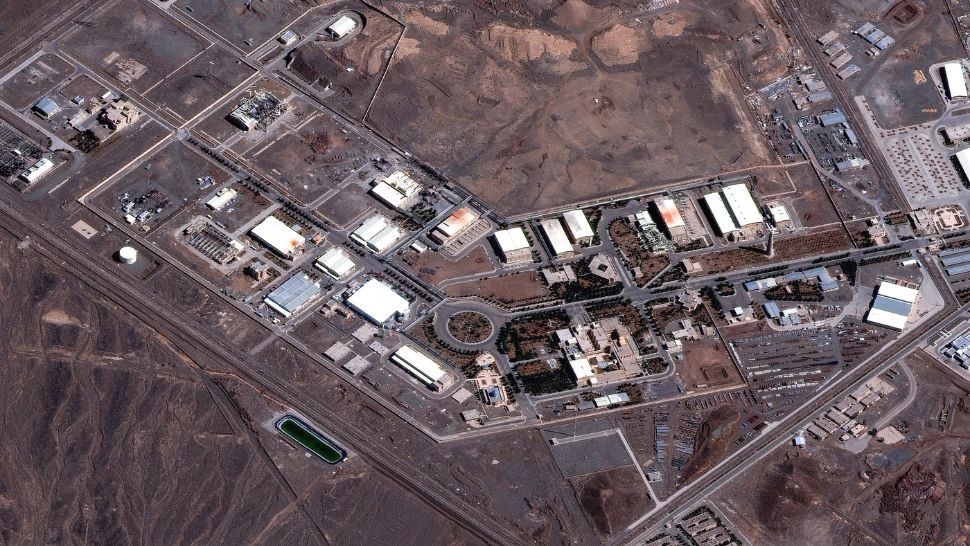 SUA și Israel, atac masiv asupra complexului nuclear de la Natanz, principala unitate de îmbogățire a uraniului (foto: profimedia)