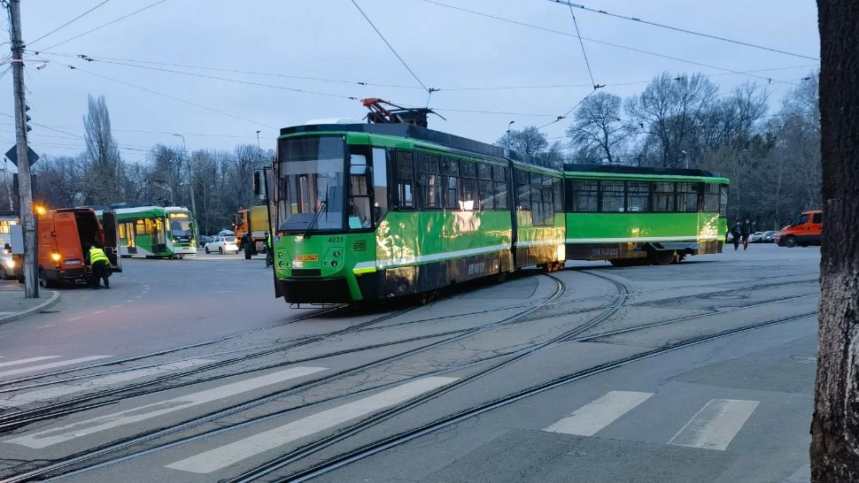 Tramvai deraiat în zona Parcului Carol. O nouă zi de haos în transportul public din București