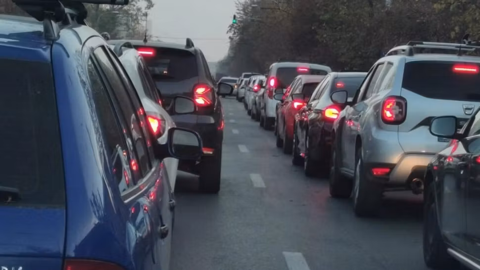 Haos în traficul din București: semafoare defecte în intersecții-cheie. Avertismentul poliției pentru șoferi