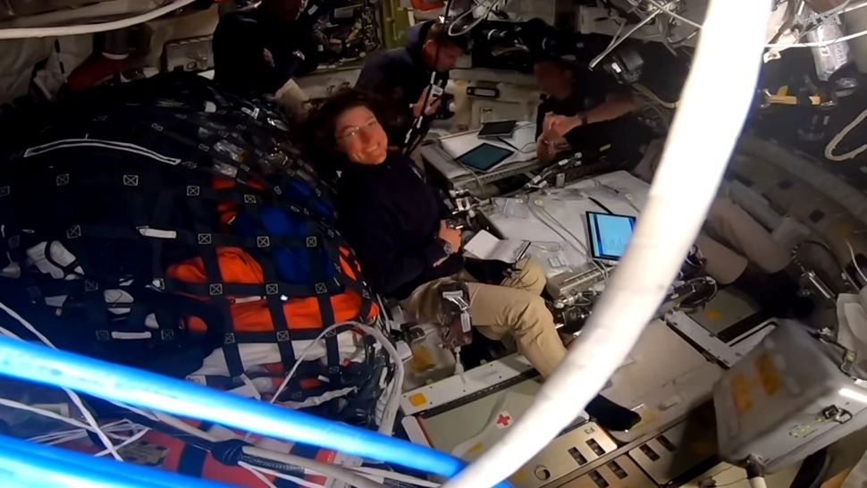 Misiunea Artemis 2: astronauții se pregătesc pentru revenirea pe Pământ după zborul istoric în jurul Lunii