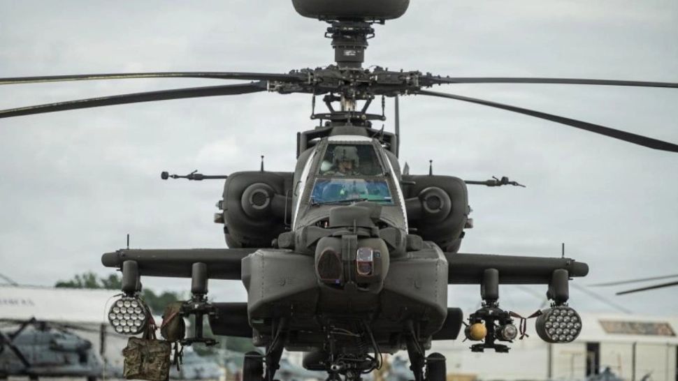Pentagonul a dislocat elicoptere de atac Apache la Baza Mihail Kogălniceanu