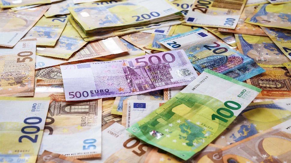 În plină criză economică, România riscă să fie penalizată cu 4 miliarde de euro. Bani europeni pierduți din cauza Guvernului