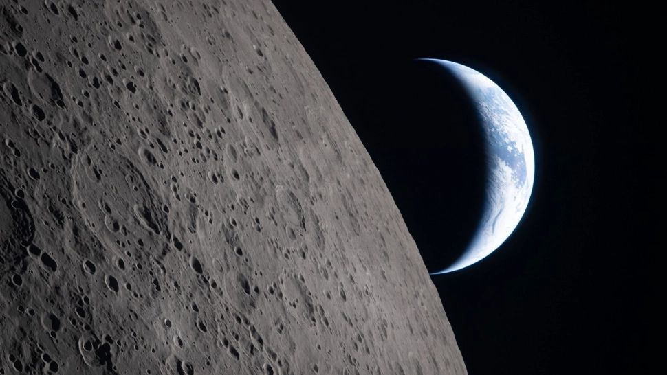 Terra văzută din spatele Lunii (NASA/Profimedia)