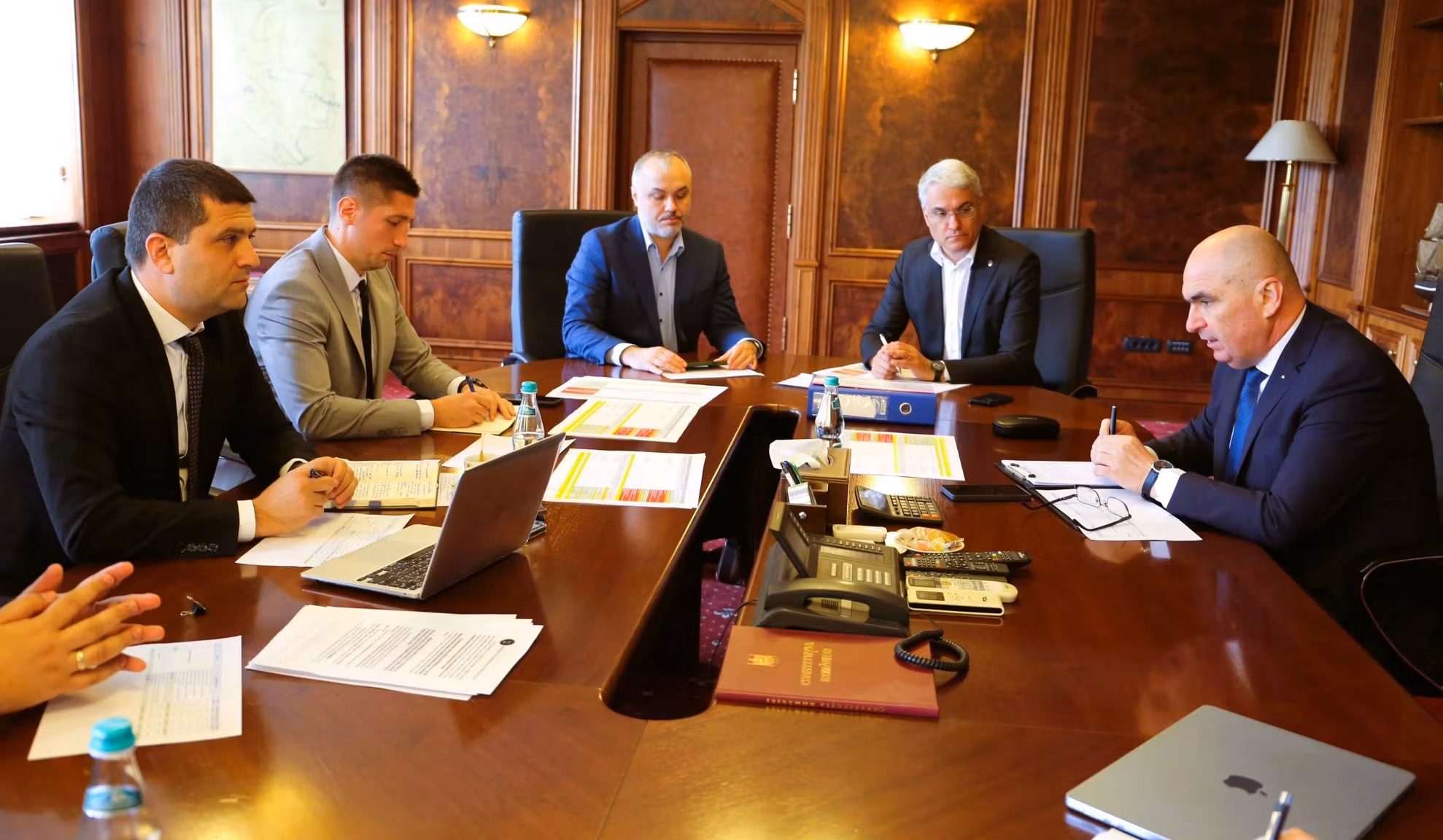 Ilie Bolojan, Radu Miruță