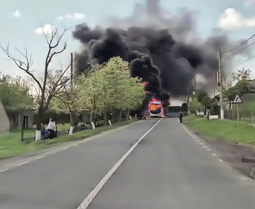 Incendiu autocar