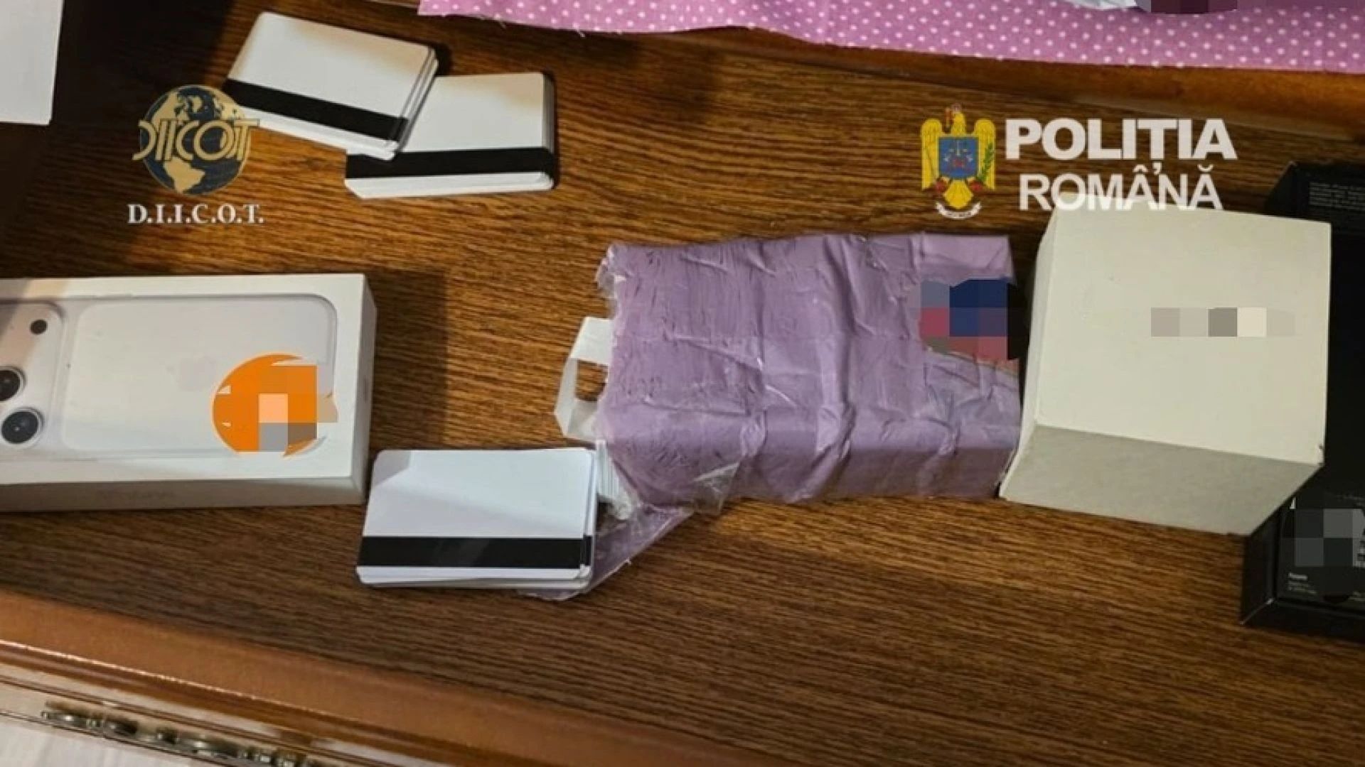 Fraudă cu carduri