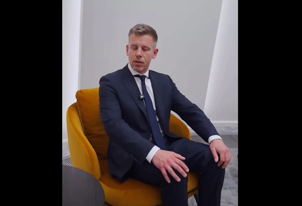 Peter Magyar a filmat în sediul lui Viktor Orban