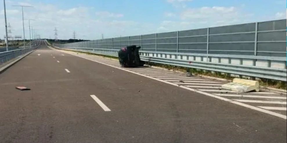 Mașină răsturnată pe A2/ Poliția Română
