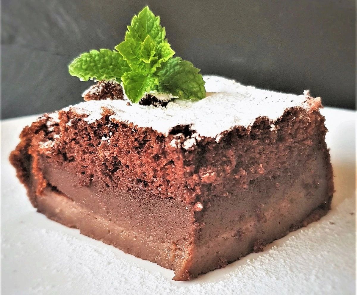 Chocolate magic cake