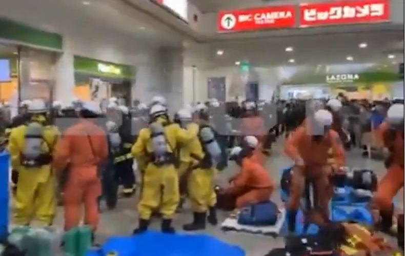 Panică la metroul din Japonia. Foto: X