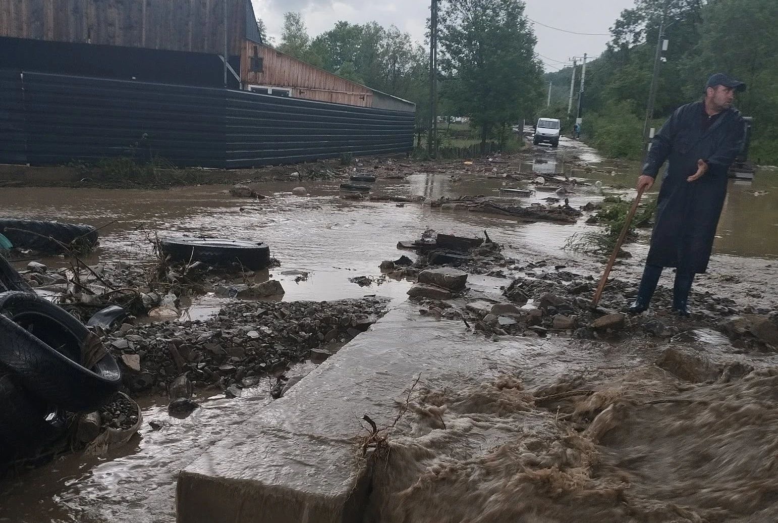 Trei coduri portocalii și un val de furtuni au lovit Valea Doftanei