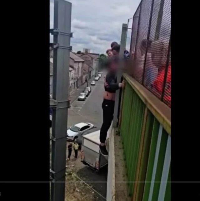 Tentativă de suicid