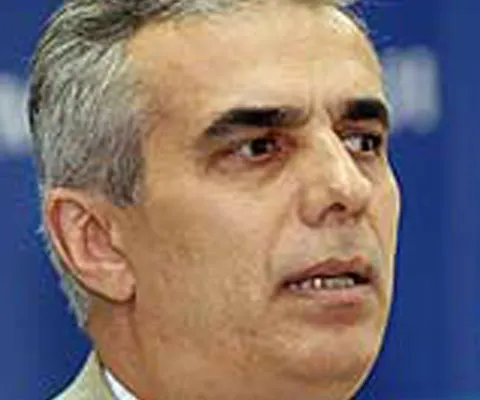 Personaje mai vechi revin pe scena politică, în Guvernul Boc