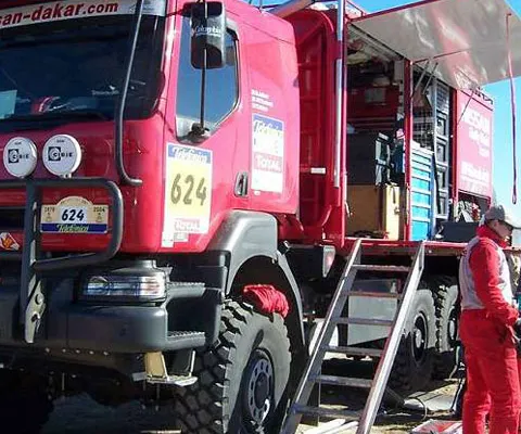 Dakar 2009 îşi ia tributul. Încă doi morţi, în urma unui accident al unui camion