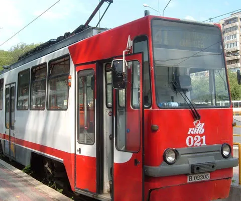 Circulaţia a fost blocată pe linia de tramvai 41 din Capitală, în urma unui accident