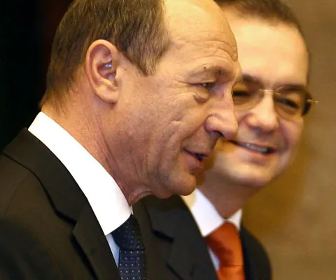 Emil Boc a mers la sediul Guvernului, după întâlnirea cu preşedintele Băsescu