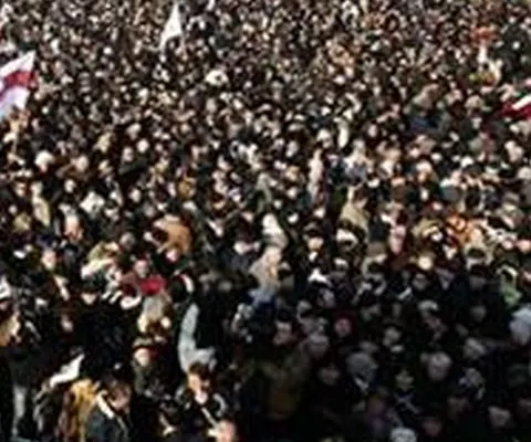 Revoltă la Riga, în urma unei manifestaţii antiguvernamentale la care au participat 10.000 de persoane