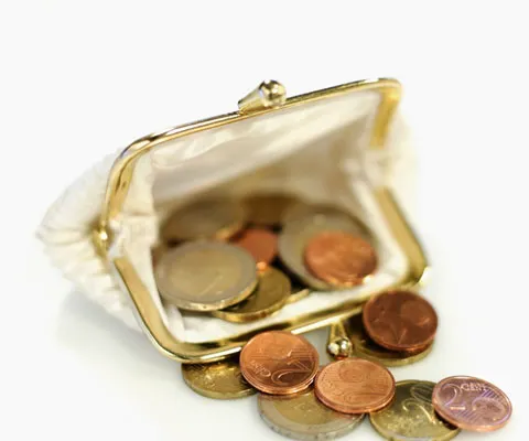 Bugetul pe 2009 nu include majorarea salariilor profesorilor şi nici a pensiilor. Cum comentaţi?