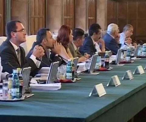 Sindicatele s-au întâlnit vineri cu Guvernul pentru o discuţie pe tema salariilor