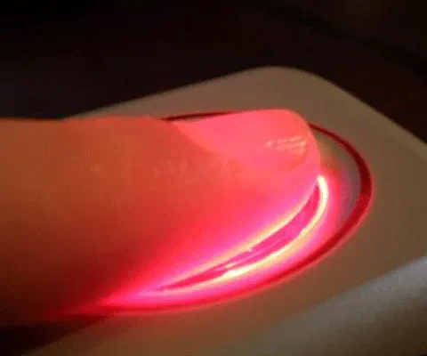 Dezbatere Realitatea.NET: Sunteţi de acord cu amprentarea pentru paşapoartele şi cărţile de identitate biometrice?