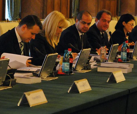 Guvernul a numit prefecţi interimari în judeţele Tulcea, Vrancea, Iaşi şi Botoşani
