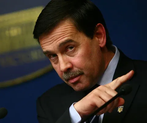 Guvernul va mări salariile în 2009 doar ca să acopere inflaţia. În planul anticriză nu apare "legea lui 50%"