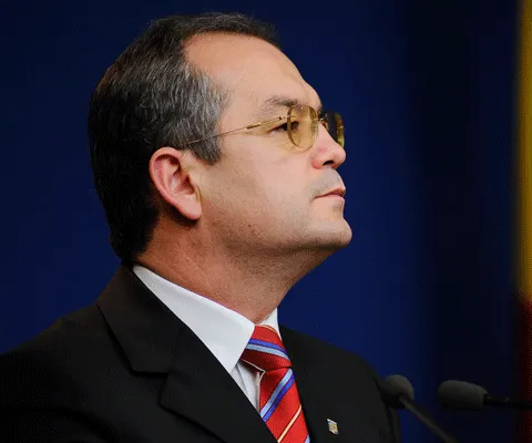 Emil Boc: Guvernul va aloca 20% din bugetul pe 2009 pentru investiţii