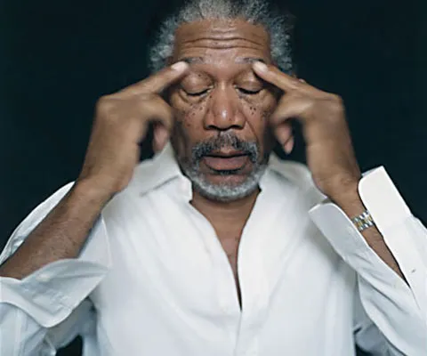 Morgan Freeman a rămas cu mâna dreaptă paralizată după un accident