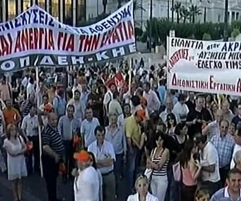 Măsurile de austeritate luate de guverne au provocat proteste în toată lumea