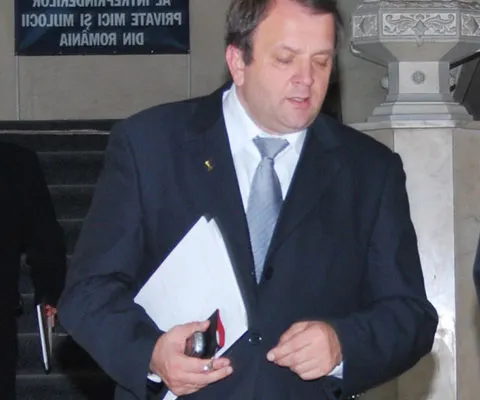 Gh. Flutur: Îngheţarea salariilor şi pensiilor este oficială. Cum comentaţi?