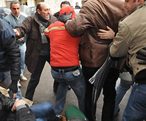 Un român arestat în cazul violului de la Guidonia, Italia, a recunoscut acuzaţia
