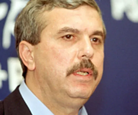 Dan Nica: Dificultăţile de realizare a bugetului au fost cauzate de datoriile fostului guvern