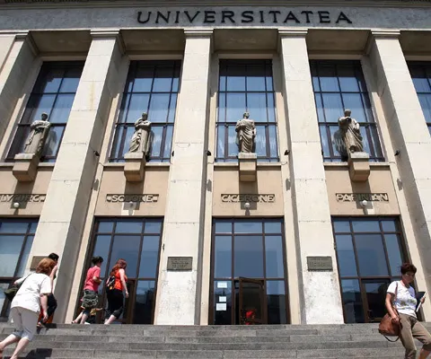 Guvernul a înfiinţat Agenţia de Credite pentru Studenţi