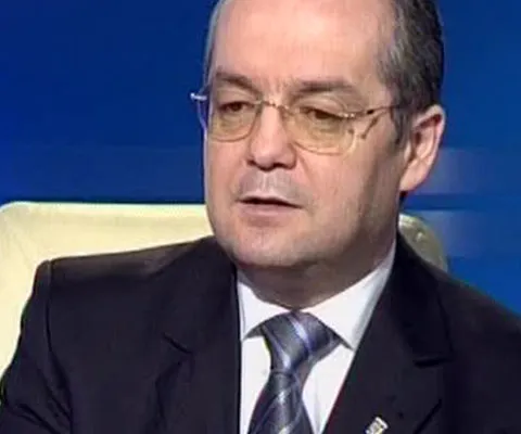 Bugetul pe 2009 prevede blocarea contribuţiei la pensiile obligatorii la 2% din salariu