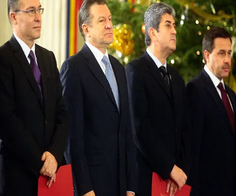Severin: Guvernul curcubeu cade la anul