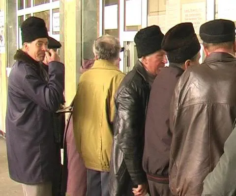 Pensionarii ameninţă cu proteste şi vor să dea Guvernul în judecată