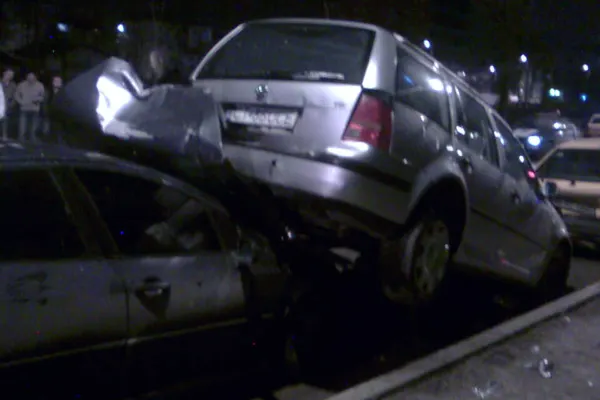 Accident în care au fost implicate mai multe maşini, în Iaşi