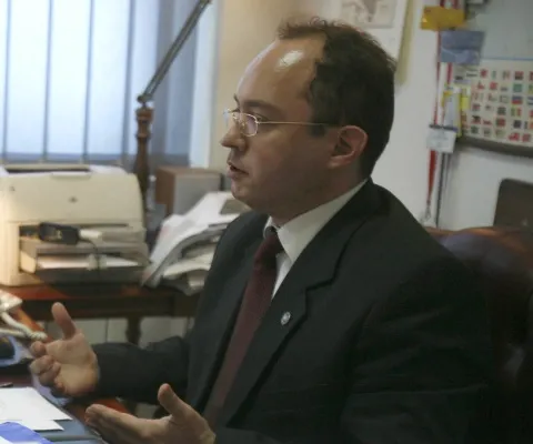 Premierul Emil Boc l-a numit pe Bogdan Aurescu secretar de stat la Ministerul de Externe