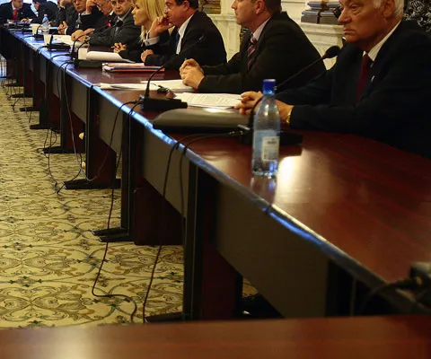 Dan Vasiliu: Numirea lui Dan Nica în dubla funcţie ţine de atribuţiile preşedintelui, nu de Guvern
