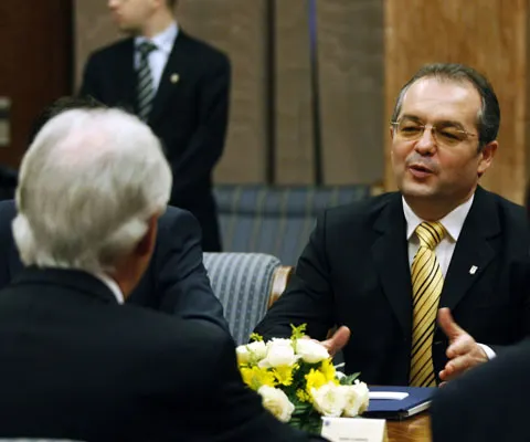 Guvernul a adoptat astăzi bugetul pe 2009