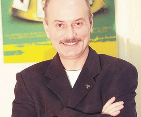 Toni Grecu: Marea Gaură Neagră