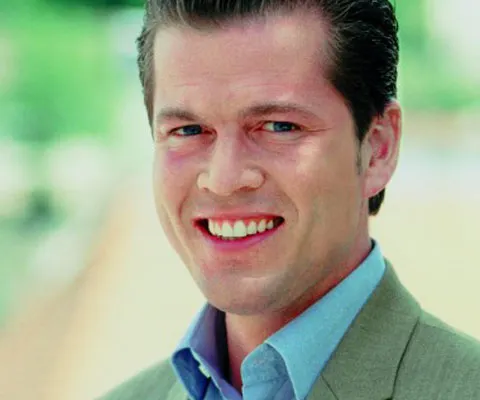 Baronul Karl-Theodor zu Guttenberg a devenit, la 37 de ani, cel mai tânăr ministru al economiei din Germania