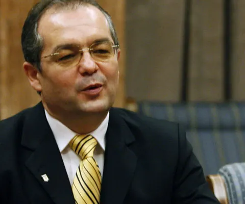 Emil Boc: Săptămâna viitoare vom finaliza în Guvern discuţiile despre taxa auto