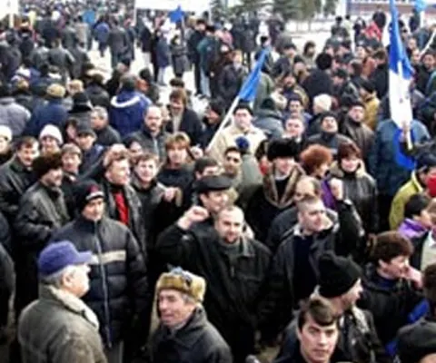 Funcţionarii publici au protestat în faţa Guvernului